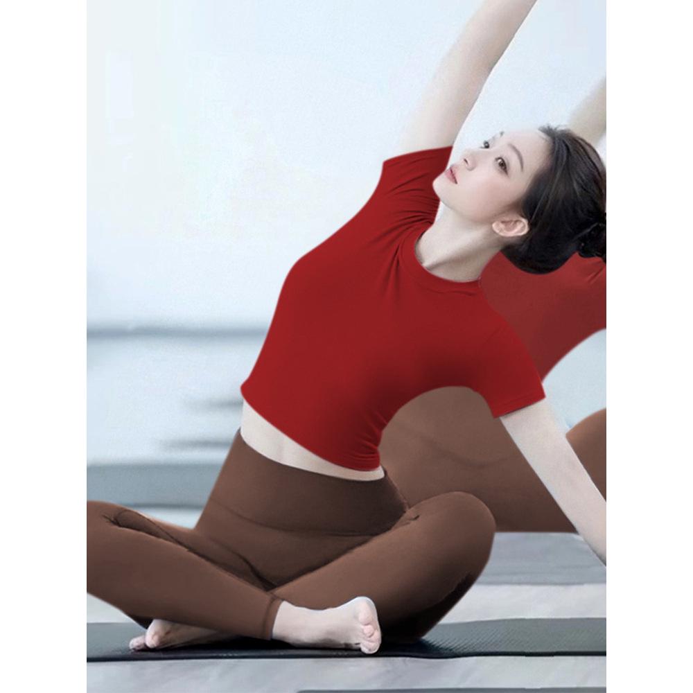 

High-End Retro Red Women s Yoga Top - Flattering Short Sleeves, Summer Pilates Fitness Wear M