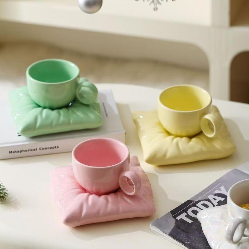 OLOEY Pearl White Milky Design Pillow Cup & Saucer Set