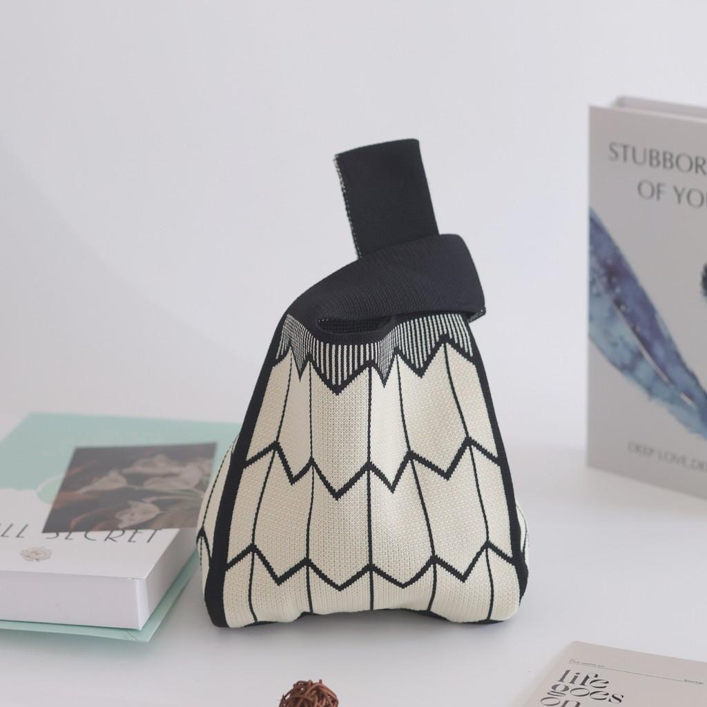 Trendy Knit Bucket Bag For Women Soft And Spacious Tote Bag With Eye-catching Patterns Ideal For Daily Wear And Gifts