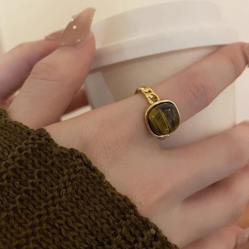 Vintage Amber Color Natural Stone Adjustable Ring Elegant Open Finger Ring Bohemian Style Jewelry for Fashionable Women