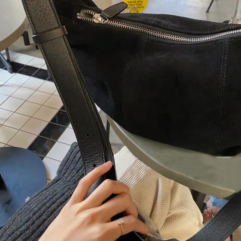 Frosted leather dumpling bag 2025 new Korean version classic versatile shoulder bag large capacity pleated oblique span bag women