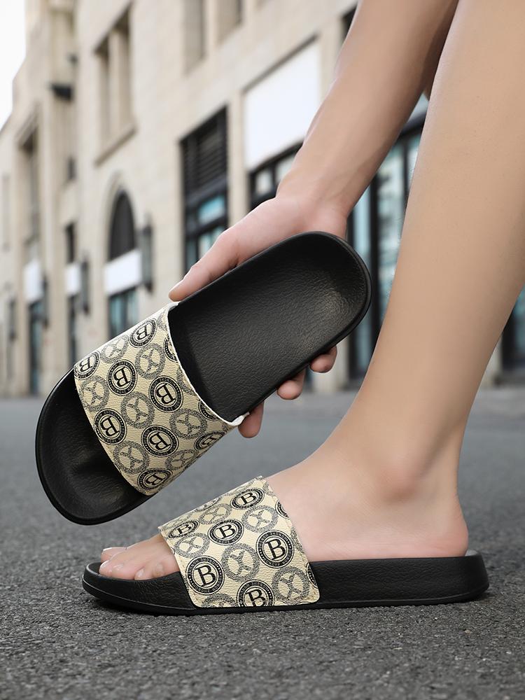 Outdoor Sandals Clogs Comfortable Soft Flip Flops Beach Slippers Summer Men Fashion Slippers Indoor Home Slides Bathroom Shoes