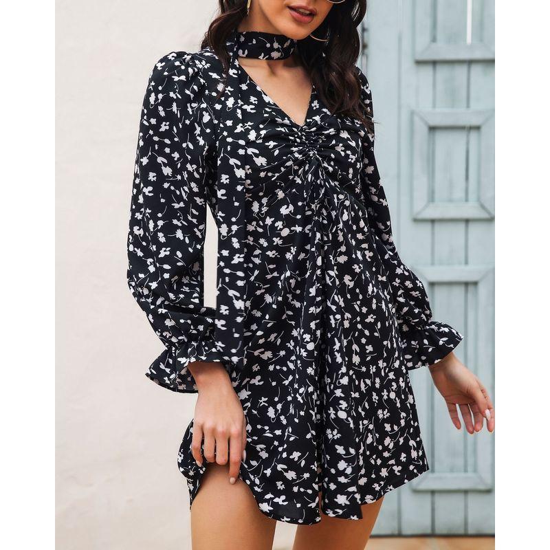 

Модный стиль Уличный шнурок V-образный вырез Расклешенные рукава Длинные рукава Цветочный принт Осенне-зимнее шифоновое платье Женщины Новое поступление Black S