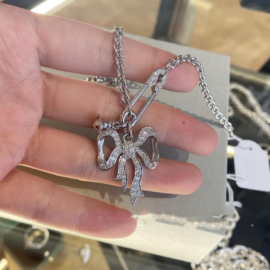 Zircon Paperclip Bow Pendant Necklace: Elegant High-End Clavicle Chain for Women