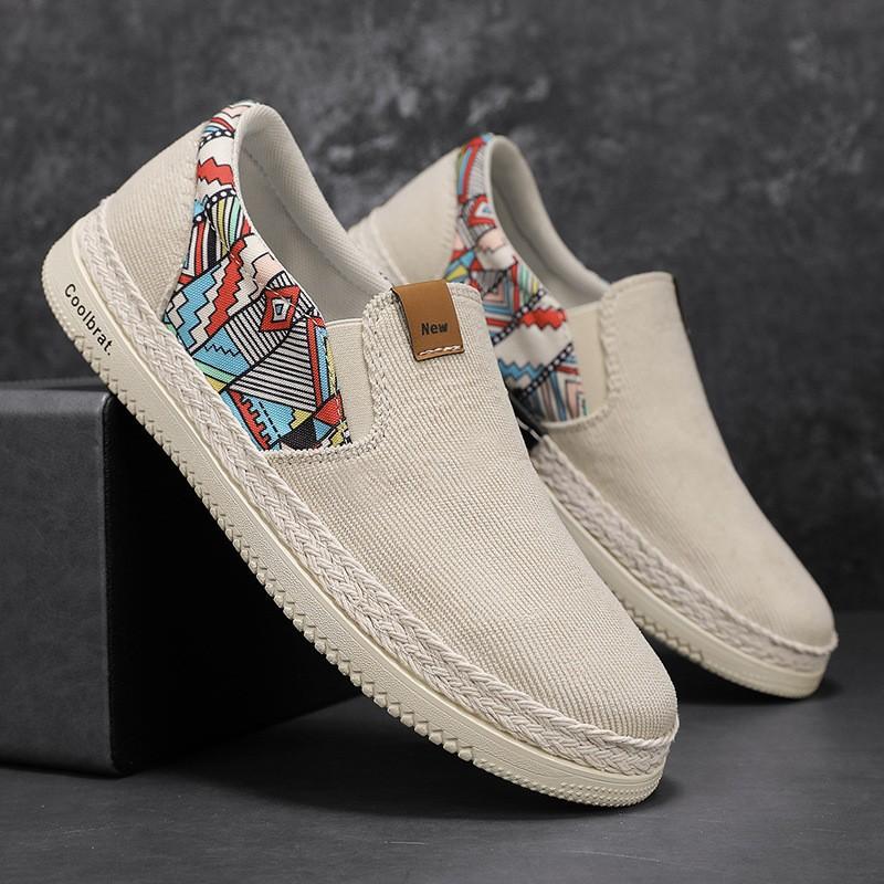 2025 Summer New Breathable Men's Canvas Slip-On Chinese Cloth Shoes Casual Lazy Comfortable Board Sneakers