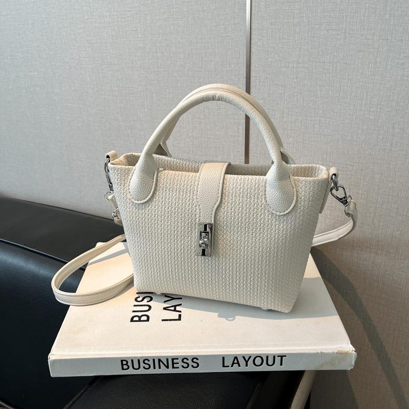 

Сегодняшние популярные сумки — это женские новые модные и универсальные ретро сумки-ведра на плечо, высококлассные сумки-мессенджеры.