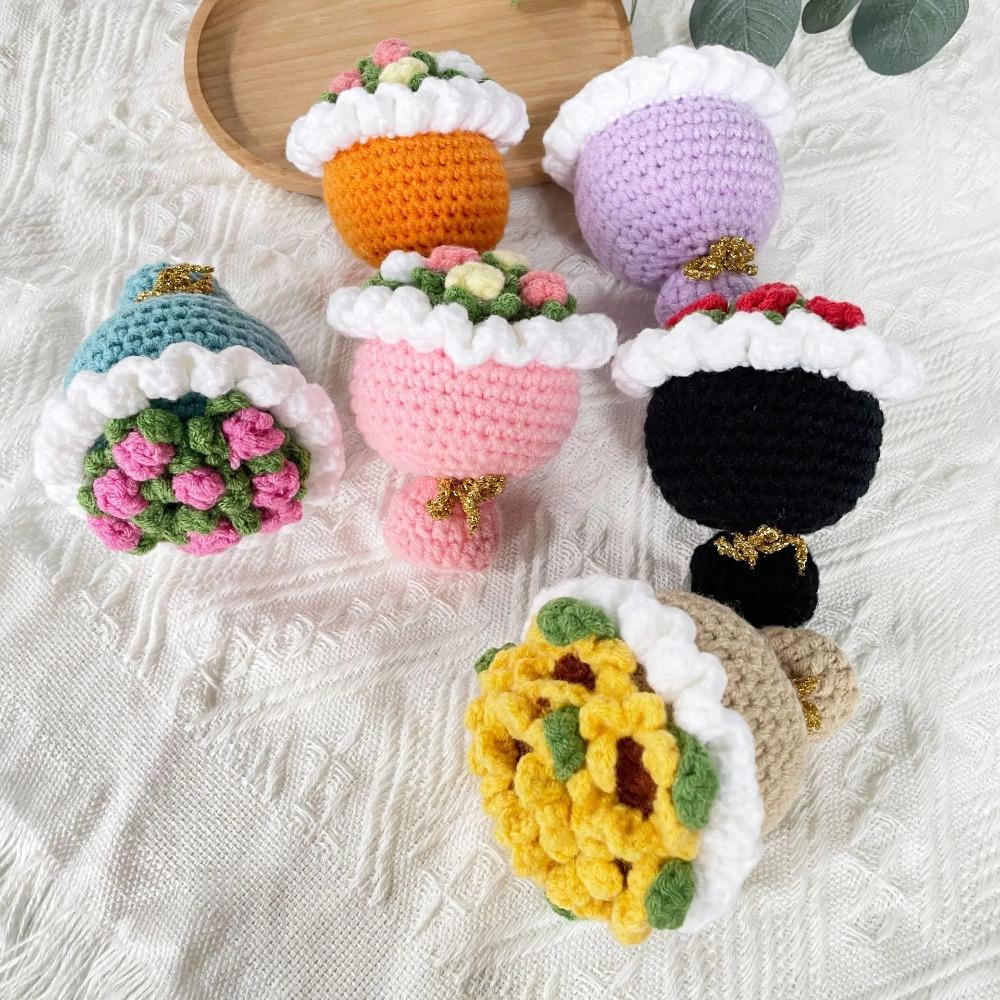 Mini Crochet Holding Flower Bouquet Ornament Valentine's Day Gift Party Decor Handmade Knitted Flowers Bouquet Home Room Decor