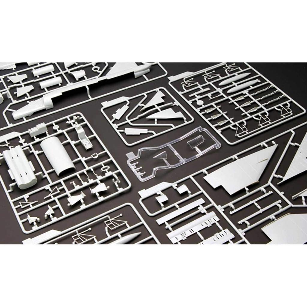 Meng Model Convair Delta Dagger Plastic Model Kit 1/72 F-102A MNETS-003