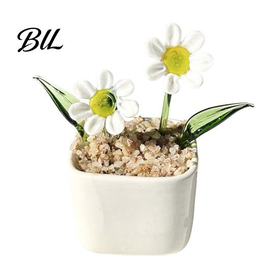 Small Glass Flower Ornament Miniature Figurine Hand Blown Mini Bouquet in Desktop Decor Pot Collectible Blooming for Home Indoor Table D