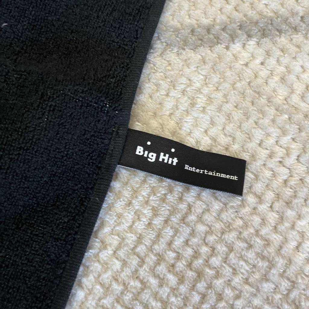 [USED] BTS THE BEST BTS logo towel with pouch