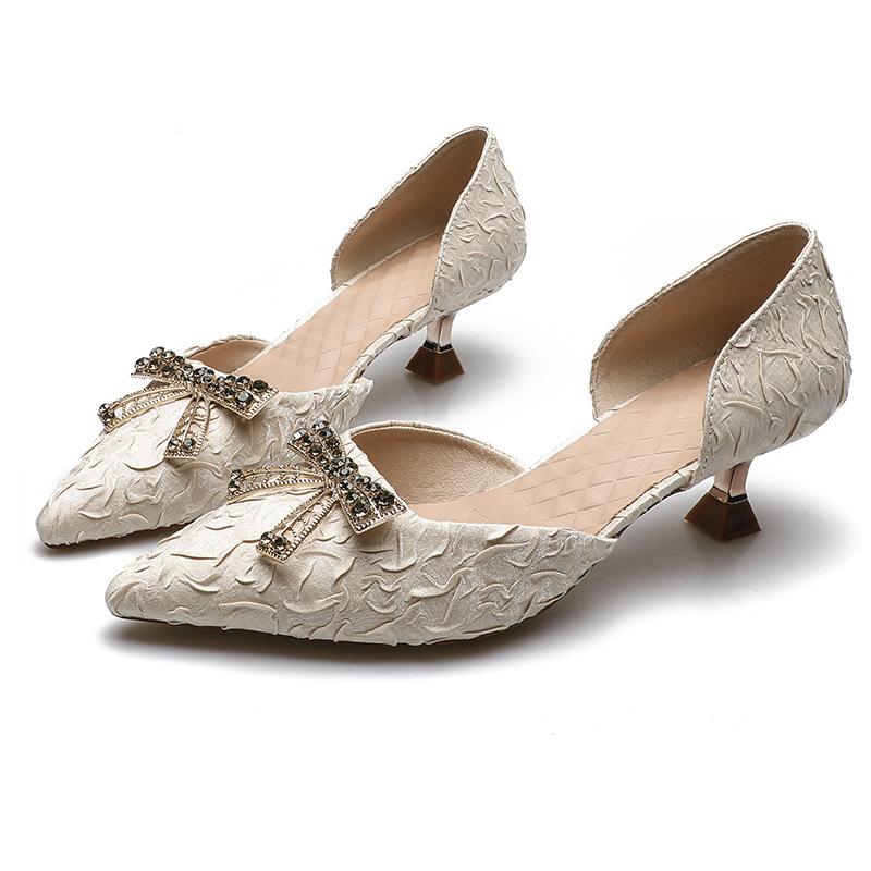 

Металлическая пряжка бант низкий каблук высокий каблук ins стиль атласные боковые пустые туфли-лодочки женские 2025 новые полые туфли-лодочки 39