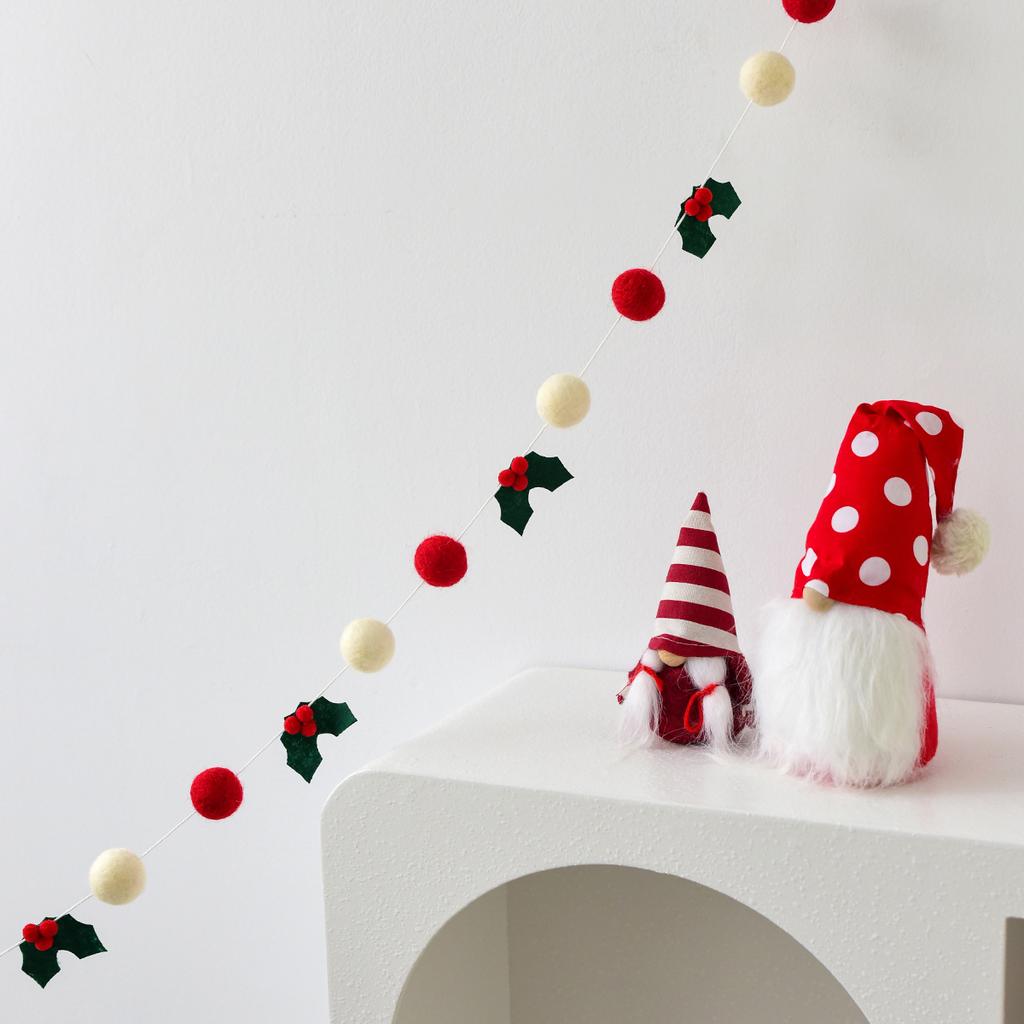Christmas wool felt Christmas leaves red fruit ball string pull flag bunting suitable for Christmas wall hanging room decoration