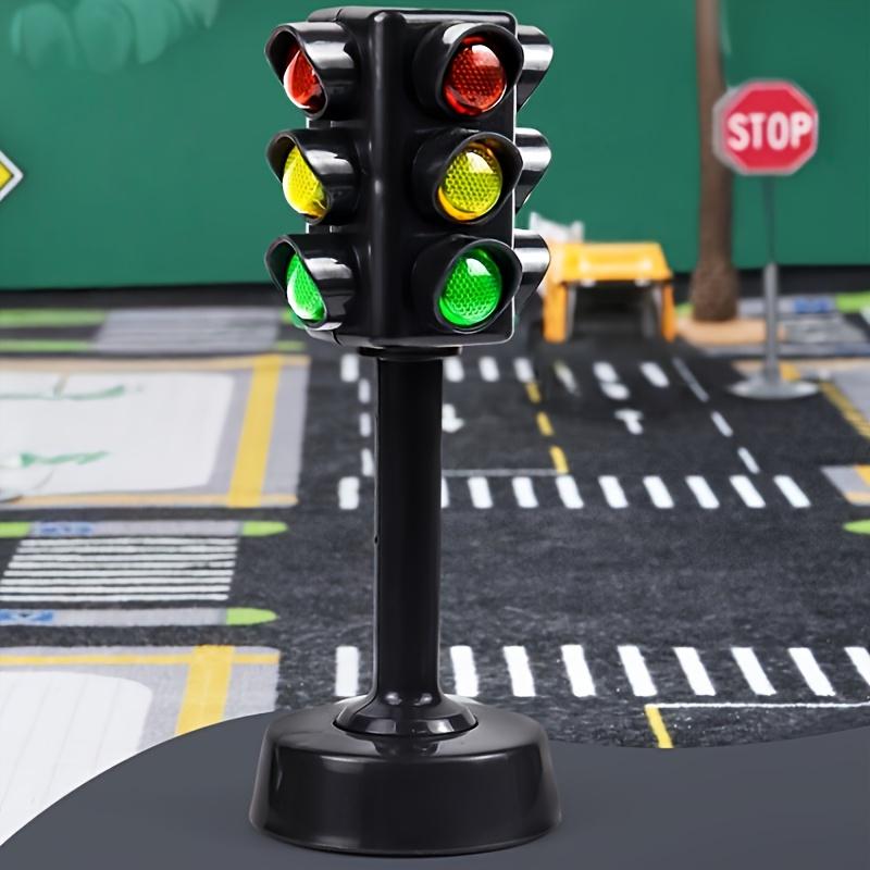 2pcs Set of Creative Household Traffic Light Lighthouse Models, Non-electric Style. Suitable As Home Desktop Ornaments