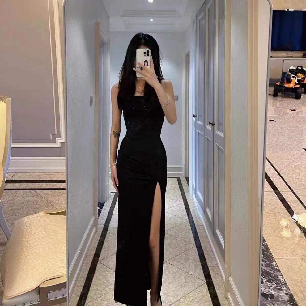 Mature Spicy Girl Black Spaghetti Strap Maxi Dress with Slit – Slimming, Hip-Hugging, Dominant Style