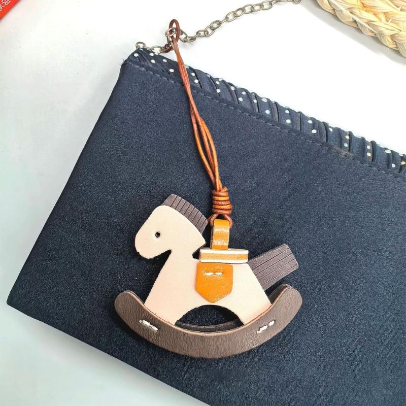 2026 Year Horse Themed Leather Keychain Featuring Wooden Horse Designs Handmade For Creative Gift And Fashion Accessory