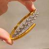 Retro Glossy Sparkling Leaf Brushed Bracelets for Women Light Luxury High Grade Diamonds Lined Bracelet Banquet Fine