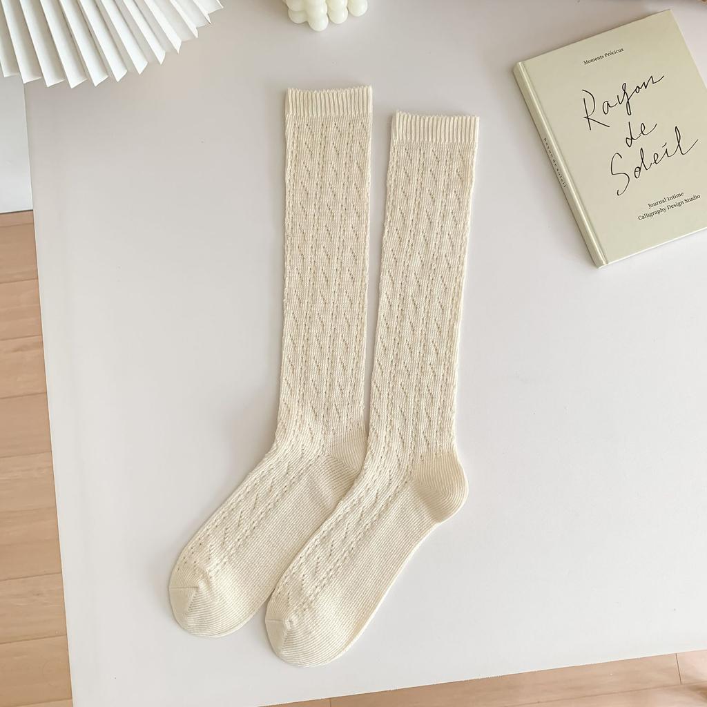 Einfarbige hohle atmungsaktive Netzsocken Kinder Dünne weiße Kniestrümpfe und Knie Schwarz-weiße Stacking-Socken