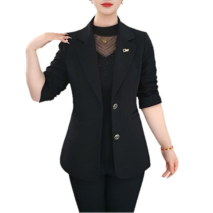 Dámské černé sako úzkého střihu 2025 – všestranná móda na jaro a podzim