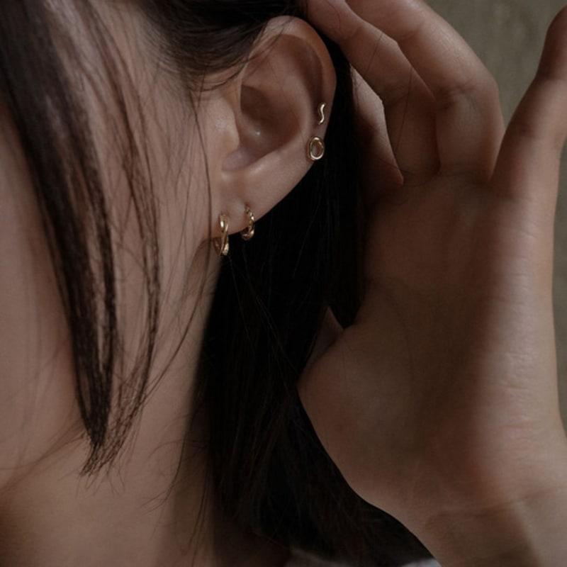 youngglow 14k oval line piercing