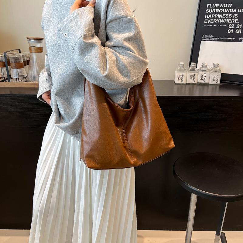 Women's Retro Textured Large Capacity Shoulder & Crossbody Bag - Versatile for Casual and Commuting, Perfect for Autumn