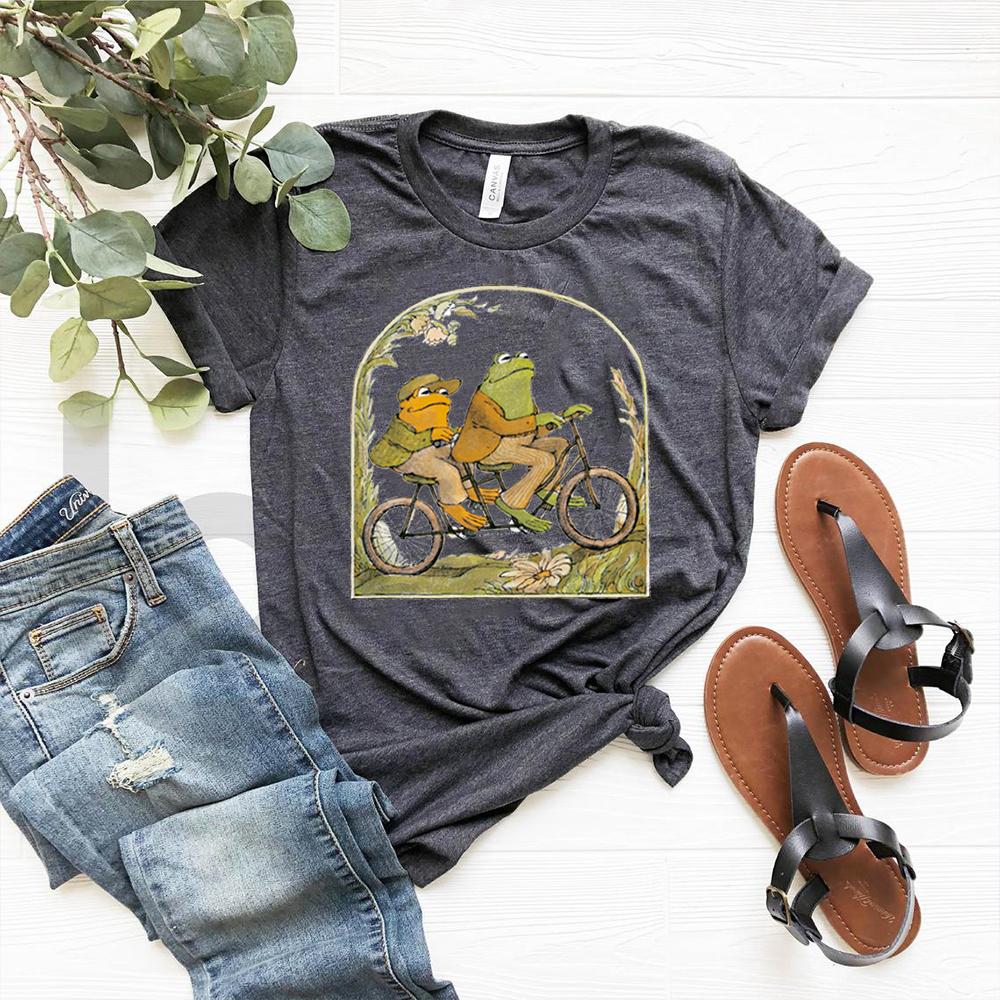 Frog and Toad Shirt Vintage Classic Book Cover TShirt Funny Frog Graphic Tee Bookish Top Short Sleeve Shirt Retro Casual Tshirt