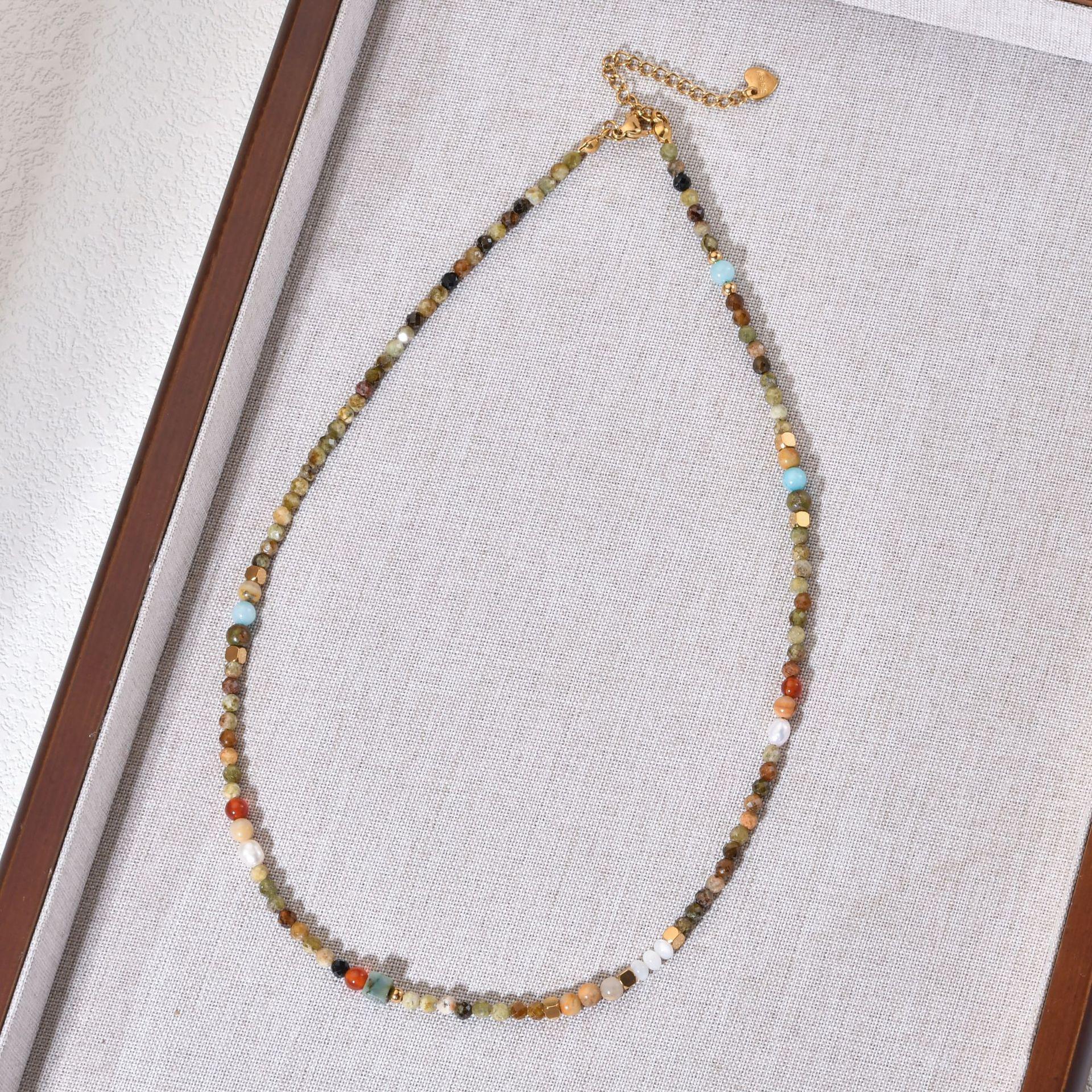 Chinese Retro Style Colorful Natural Stone Beaded Necklace: Versatile, Luxurious Women s Clavicle Chain