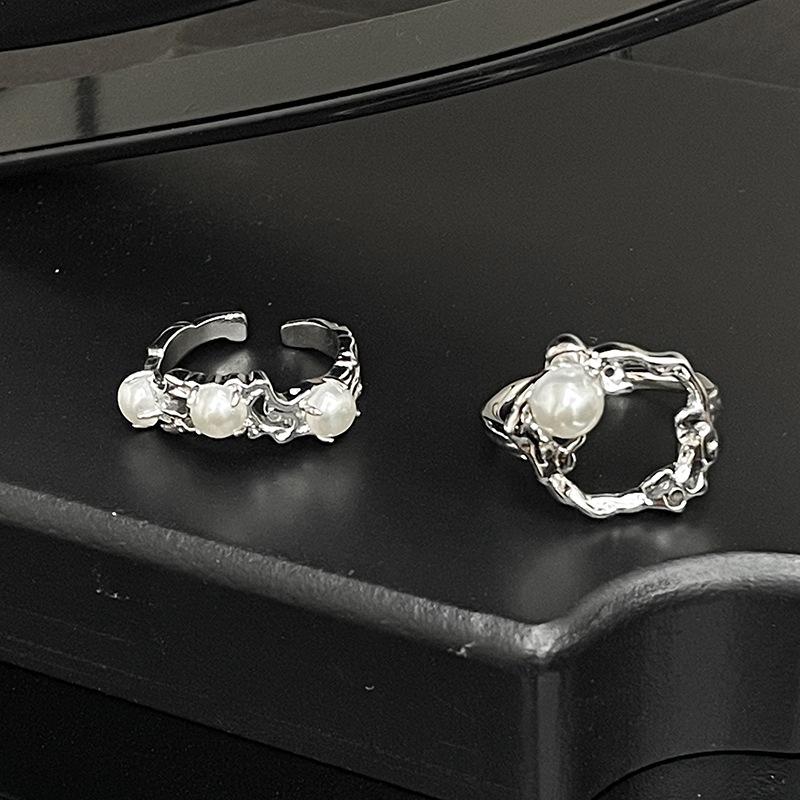 Niche Design French Pearl Ring Personality Women'S Folds Lava Cold Wind Advanced Sense Open Ring Tide