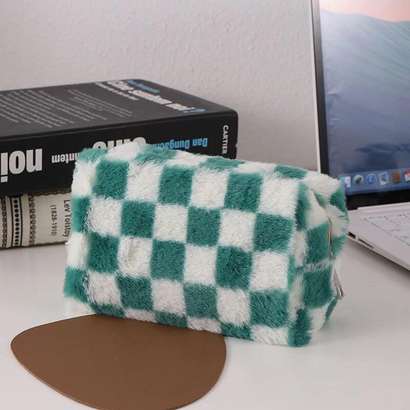 

Новая мягкая плюшевая косметичка в шахматном порядке на молнии, портативная косметичка большой емкости, сумка для туалетных принадлежностей, дорожная сумка-органайзер для макияжа 18x10x9cm зелёный