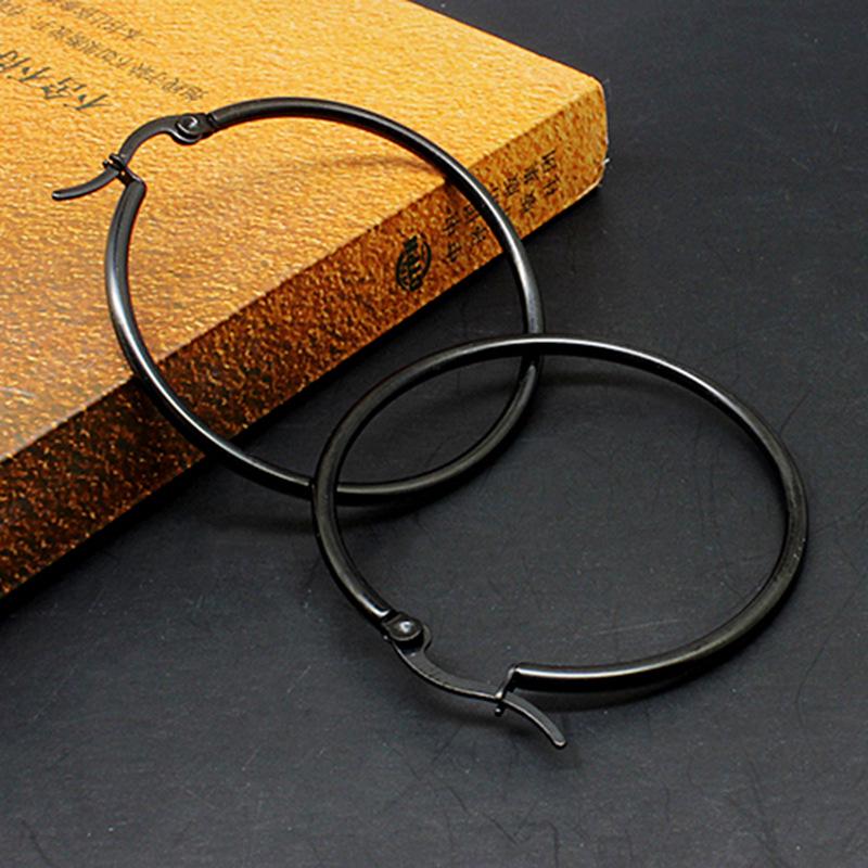 Classic 316L Stainless Steel Large Hoop Earrings: Versatile Titanium Round Hoops for Women with European and American Style.