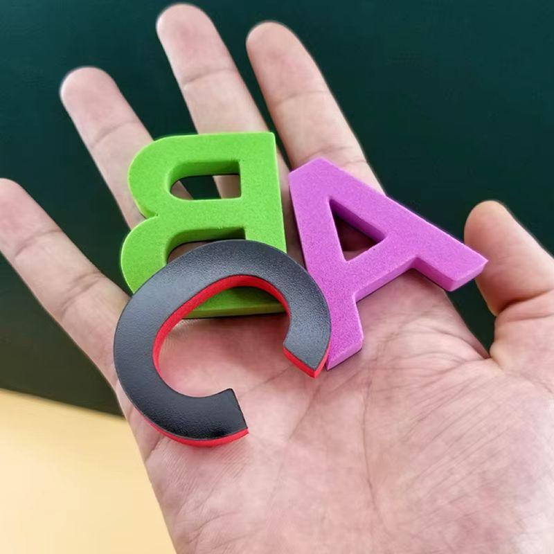 Magnetisk inlärning alfabetet Bokstäver Plast Kylskåpsdekaler Småbarn Barn lär sig stavning Räkna Pedagogiska leksaker