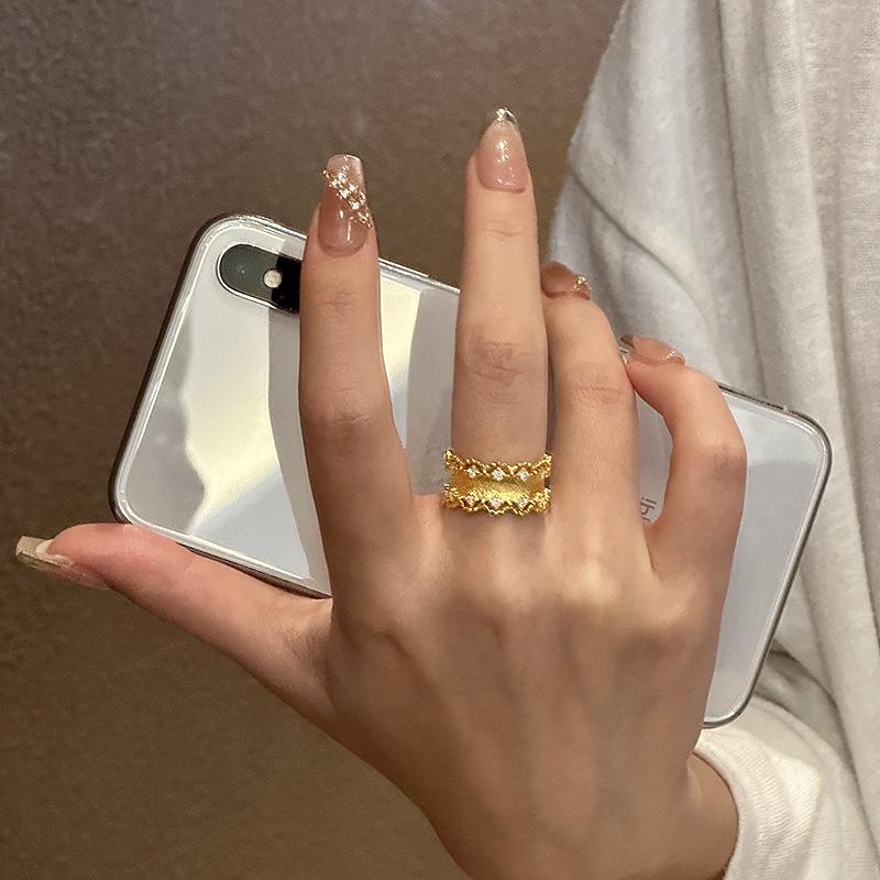 Xiaohongshu Hot Selling Chinese-Style Lace Zircon Luxury Ring for Women: Versatile and Fashionable Design.