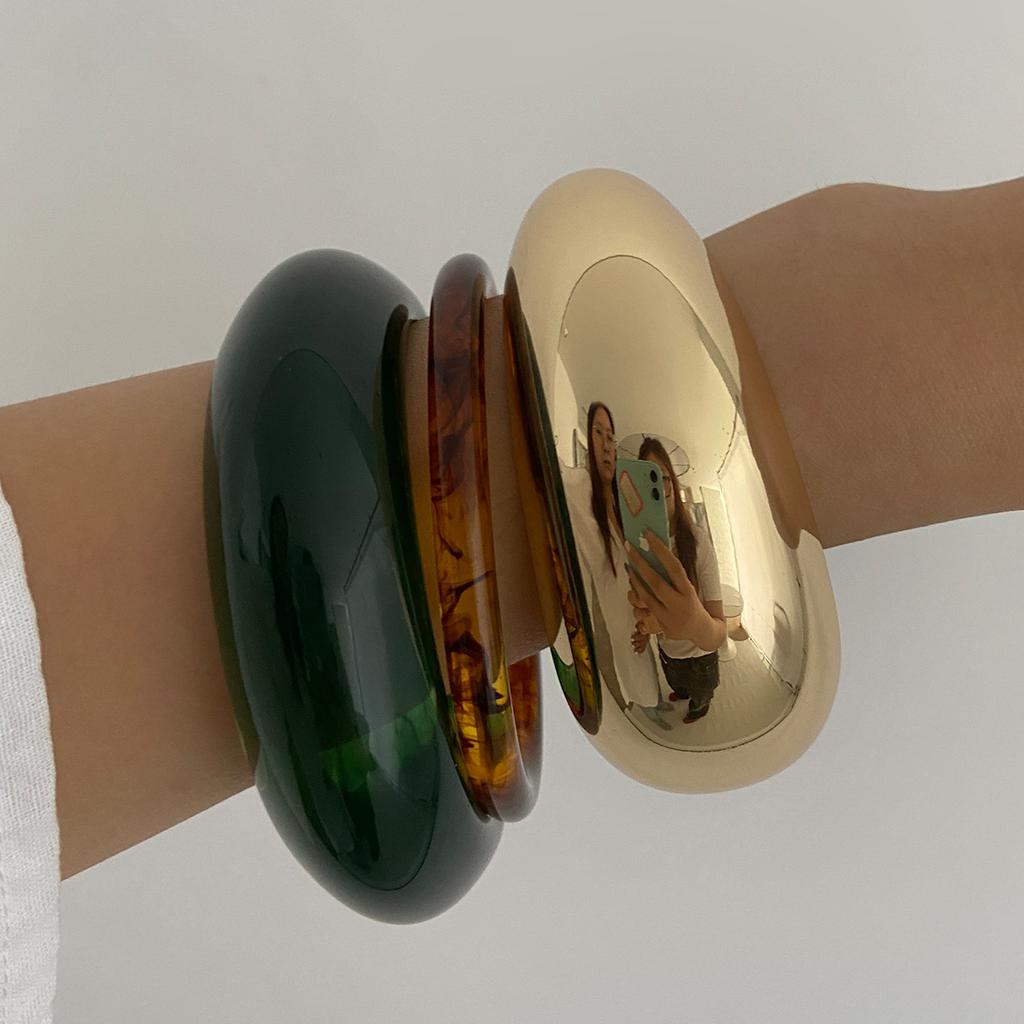 Personalized Smudge Amber Resin Open Bracelet Women, Fashion Metal Plain Ring Gloss Bracelet