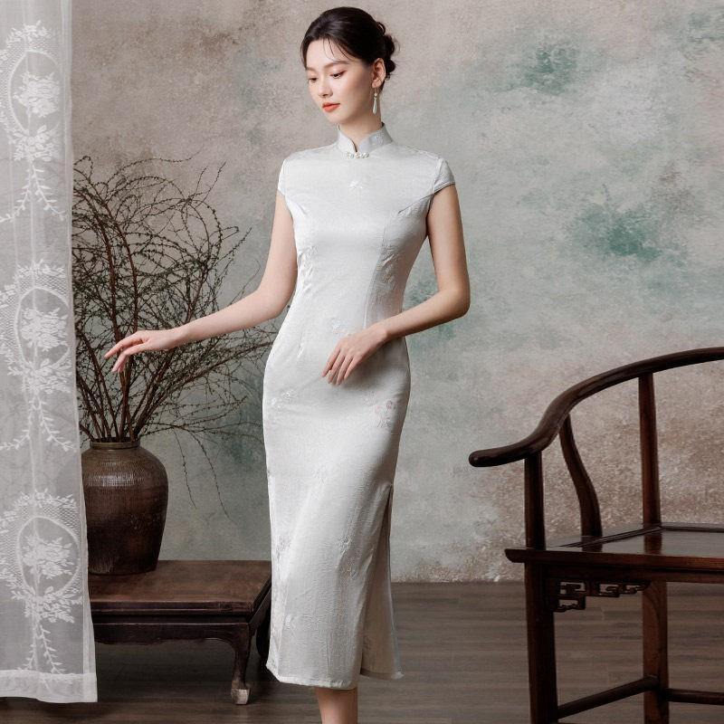 Elegant Blue Gray Sleeveless Qipao Dress With Embroidery Roll Edge Vintage Style Women 2026