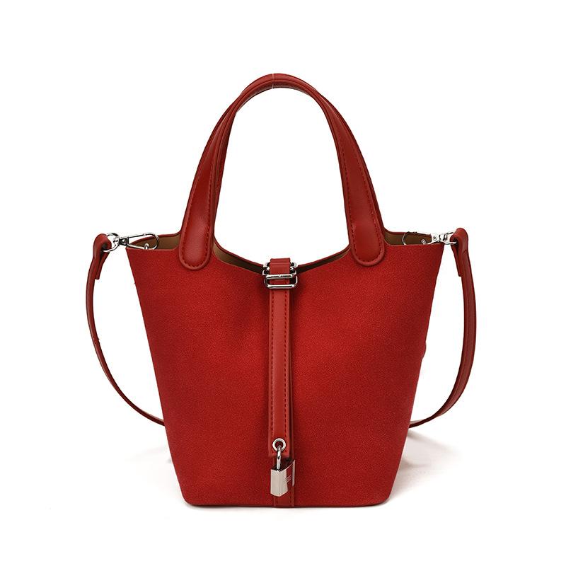 

Матовая ретро сумка-ведро 2025 новая модная универсальная сумочка темпераментная сумка на плечо для通勤斜挎包 красный