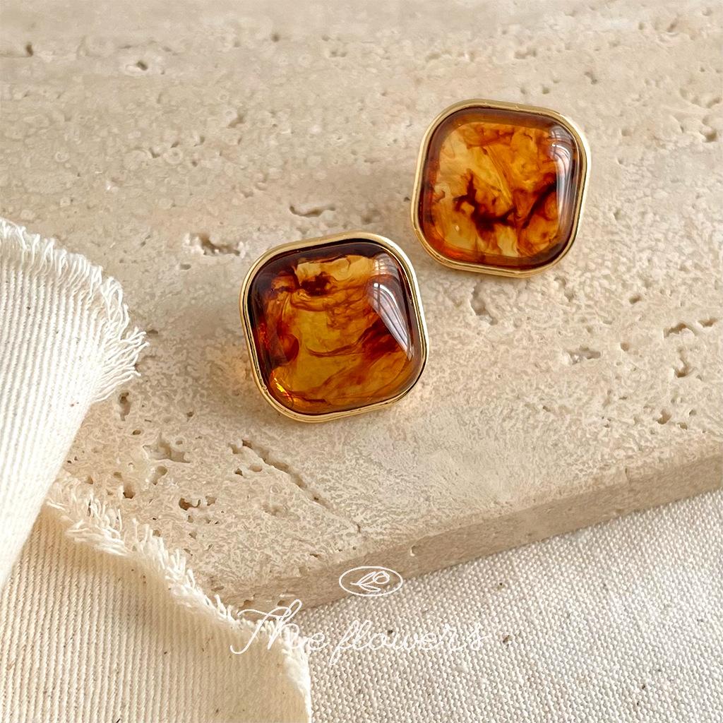 Квадратные смоляные серьги-гвоздики с янтарной текстурой, покрытие 14K, осенне-зимний стиль Maillard, серьги-пятнышки кофейного цвета
