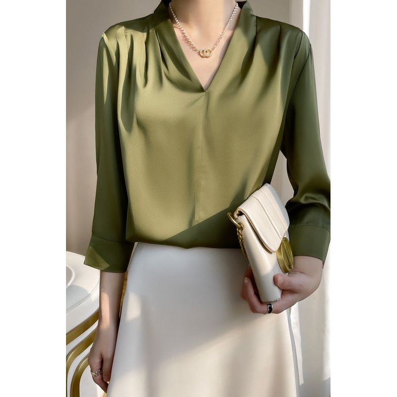 

2025 Spring New Women s V Neck Pullover Silk Shirt Fashion Elegant Mulberry Silk Pure Color Mulberry Silk Easiest for Match Lining Green L