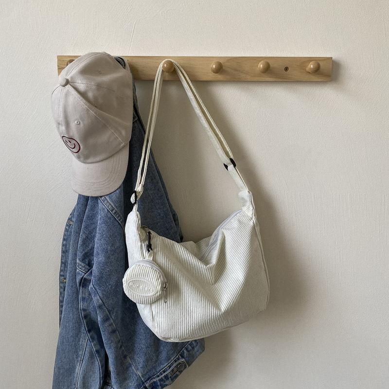 

2025 новая модная женская сумка через плечо ins японский вельветовый студенческий класс поездки большая вместимость сумка-мессенджер тоут