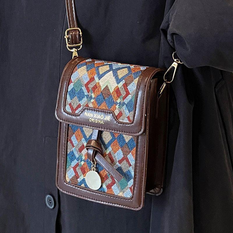 2025 Women's Retro High-End Small Square Crossbody & Shoulder Bag