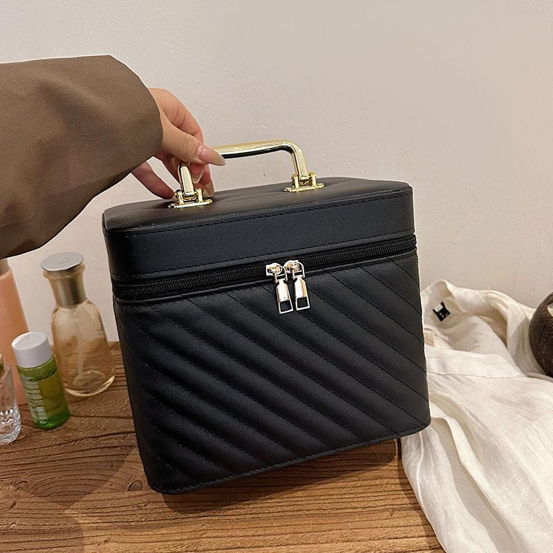 Schwarze PU Kosmetiktaschen für Damen Einfach Große Kapazität Vielseitig Reißverschluss Aufbewahrungsbox Einfarbige Reise Kosmetiktaschen