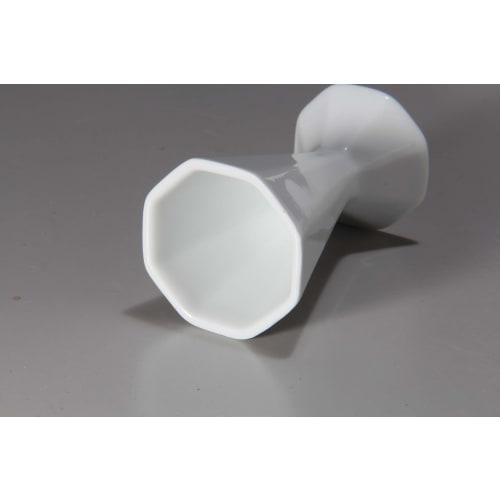 This octagonal salt set is easy to hold and serve. It includes five plates and one octagonal salt pyramid, bringing good fortune. Unlike unglazed porc