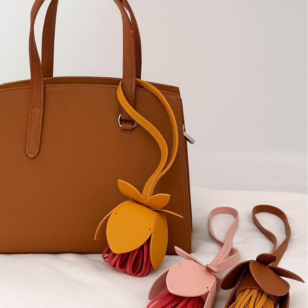 Hanger Leather Keychain Car Keyring Bag Pendant Lovely Flower Pu Leather Pendant  Men