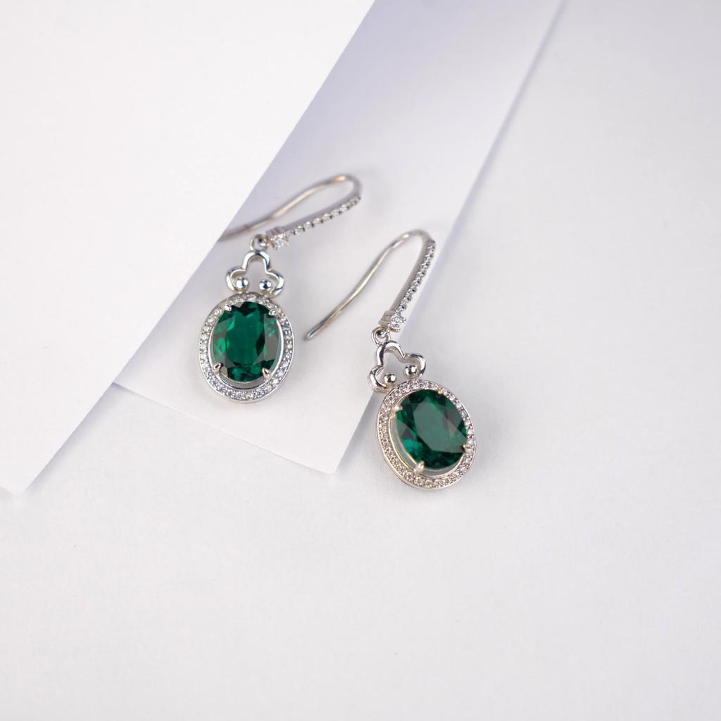Zhou Hengfu S925 Sterling Silver Cultured Emerald Retro Earrings - Women's European & American Light Luxury Fashion.