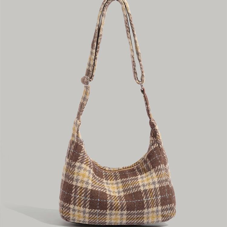 Autumn and Winter Plaid Tote Bag Women's 2024 New Large Capacity Class Commuter Bag Niche Retro Shoulder Messenger Bag