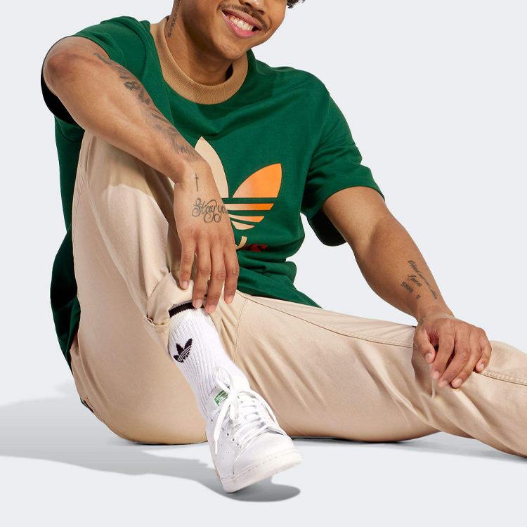 Adidas Originals Adicolor 70s Premium Gradient Logo Print Crewneck T-skjorte SS23 Herre Topper Grønn IP6969