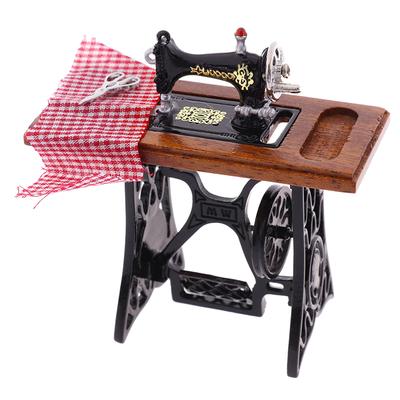 1 Stück 1/12 Puppenhaus Mini-Möbel Nähmaschine mit Schere für Puppenhaus-Dekoration Kinderspielzeug und Haushaltsgegenstände