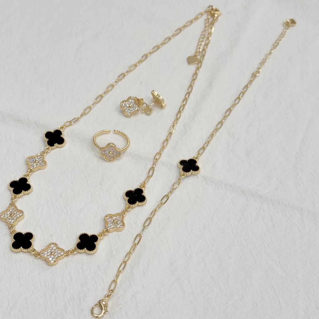 4PCS Clover 18k Copper Jewelry Set Simple and Versatile Petal Necklace Bracelet Ring Earnail Accessories