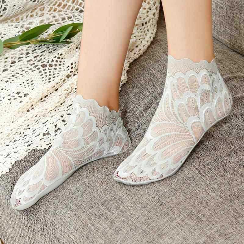 Ruffled Lace Sexy Sheer Short Tube Socks for Women In Spring and Summer, Plain Color, Mesh Cotton Bottom, Mid-length Socks