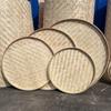 Große handgefertigte Bambus-Worfschale: Rattan gewebt, dekorativ und ideal zum Trocknen von Waren.