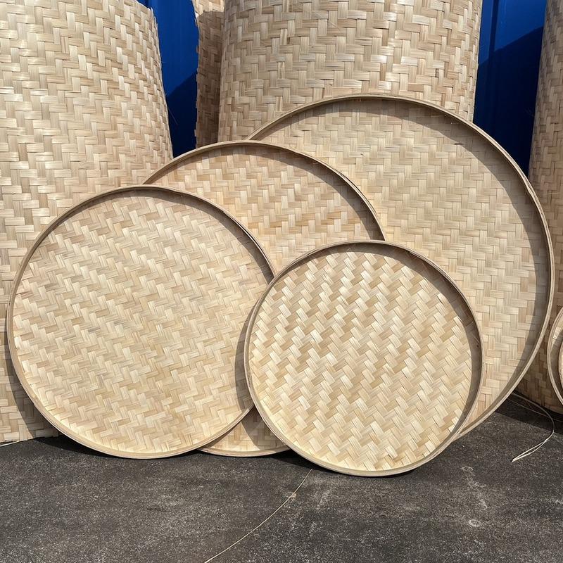 Große handgefertigte Bambus-Worfschale: Rattan gewebt, dekorativ und ideal zum Trocknen von Waren.