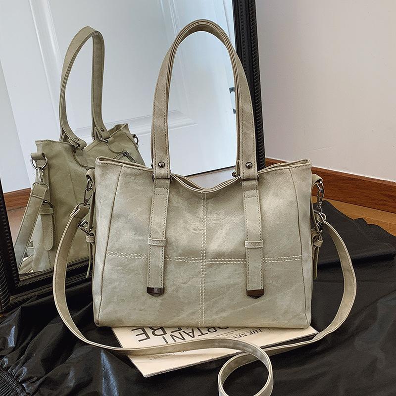 

Commuter large-capacity bag women s new leisure bag messenger bag shoulder bag popular tote bag